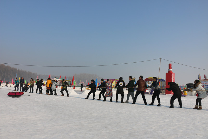 喜迎新年 中吉特檢滑雪行