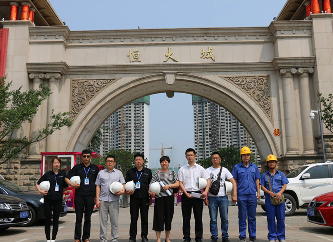 “電梯困人”如何救援？！---電梯應急救援演練走進“恒大城”